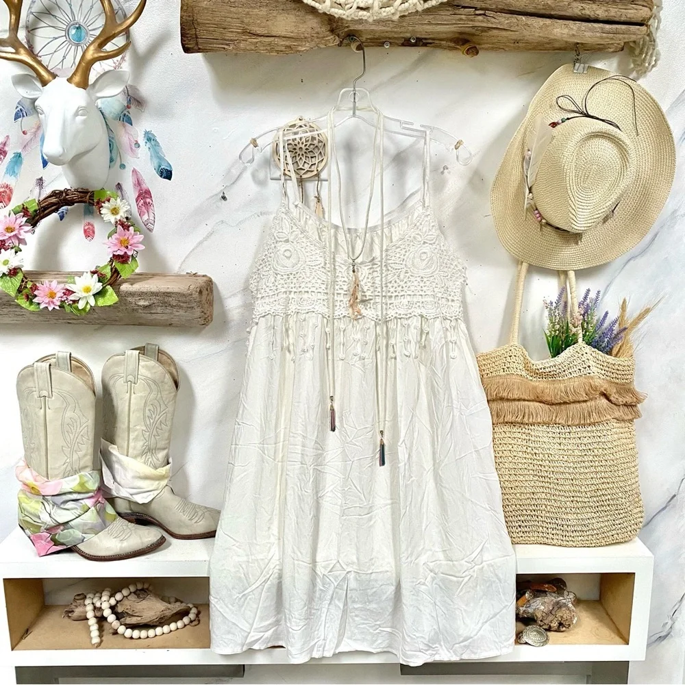 SOLD ⭐️Prairie vibe crochet boho dress w intricate fringe & shabby chic vibe - Picture 2 of 7